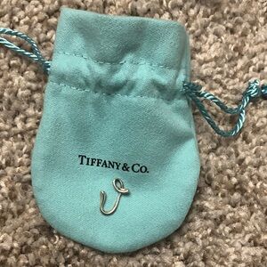 Tiffany & Co. Elsa Peretti silver V initial necklace